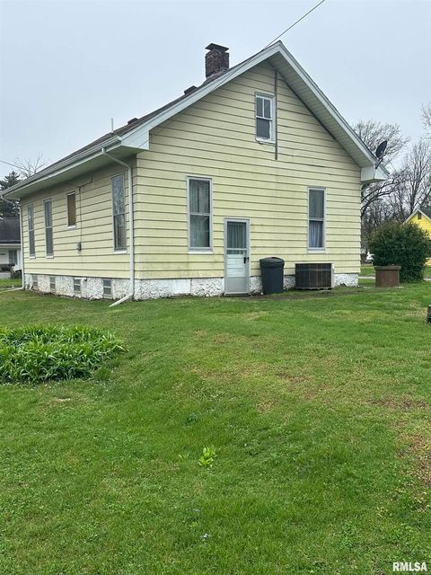 Tiny photo for 402 E Keyes Street, Duquoin, IL 62832 (MLS # EB457429)