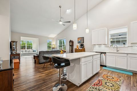 Tiny photo for 431 Mahogany Drive, Algonquin, IL 60102 (MLS # 12487306)