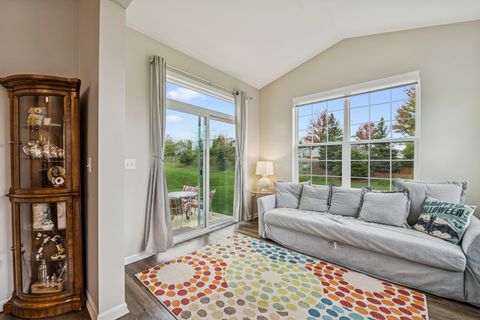 Tiny photo for 431 Mahogany Drive, Algonquin, IL 60102 (MLS # 12487306)