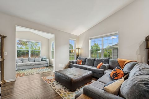 Tiny photo for 431 Mahogany Drive, Algonquin, IL 60102 (MLS # 12487306)