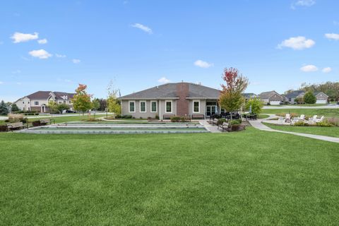 Tiny photo for 431 Mahogany Drive, Algonquin, IL 60102 (MLS # 12487306)