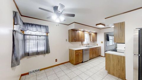 Tiny photo for 605 Douglas Street, Catlin, IL 61817 (MLS # 12529567)