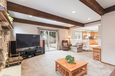 Tiny photo for 913 Warwick Lane, Libertyville, IL 60048 (MLS # 12589334)