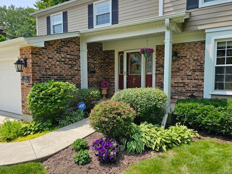 Tiny photo for 913 Warwick Lane, Libertyville, IL 60048 (MLS # 12589334)