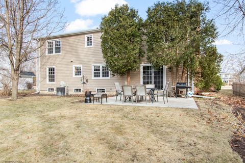 Tiny photo for 913 Warwick Lane, Libertyville, IL 60048 (MLS # 12589334)