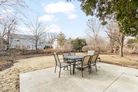 Tiny photo for 913 Warwick Lane, Libertyville, IL 60048 (MLS # 12589334)