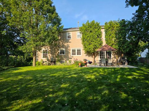 Tiny photo for 913 Warwick Lane, Libertyville, IL 60048 (MLS # 12589334)
