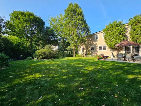 Tiny photo for 913 Warwick Lane, Libertyville, IL 60048 (MLS # 12589334)