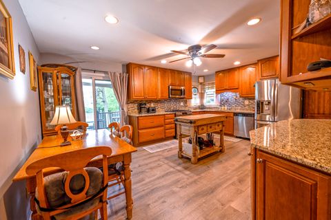 Tiny photo for 707 Kirkwood Avenue, Winthrop Harbor, IL 60096 (MLS # 12656057)
