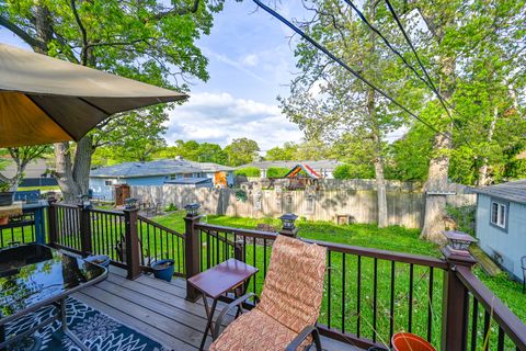 Tiny photo for 707 Kirkwood Avenue, Winthrop Harbor, IL 60096 (MLS # 12656057)