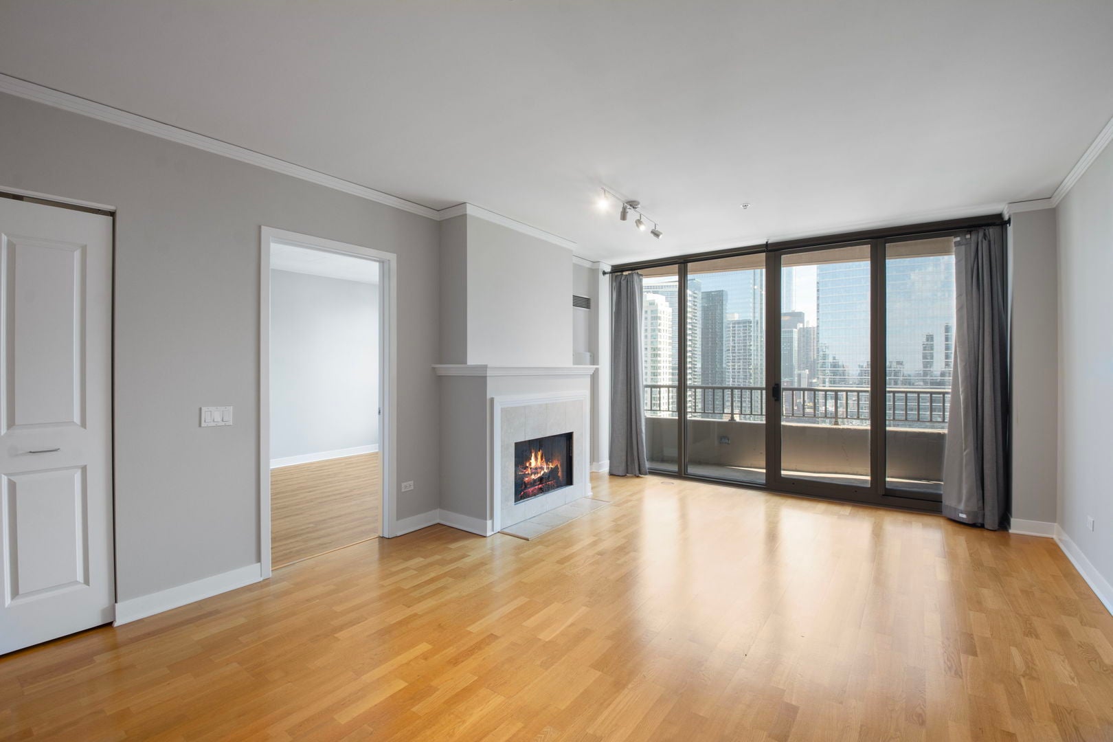 200 N Jefferson Street 2407