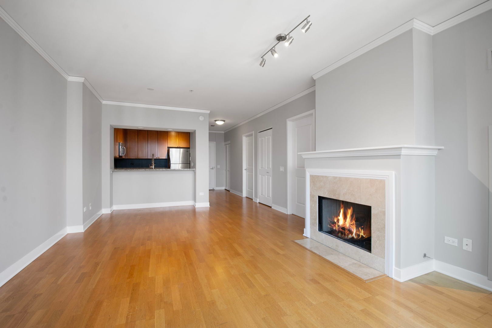 200 N Jefferson Street 2407
