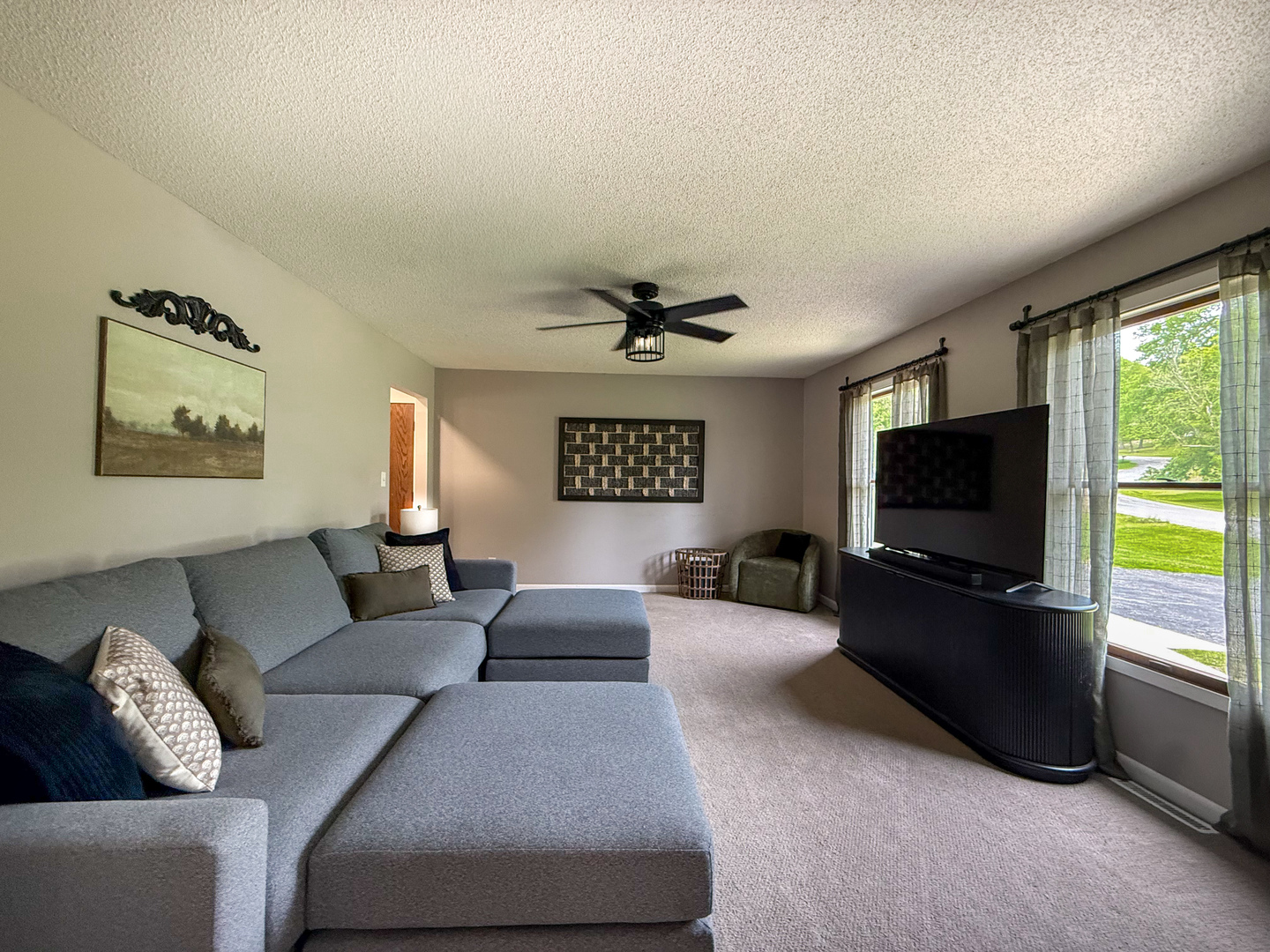 150 S Hickory Lane