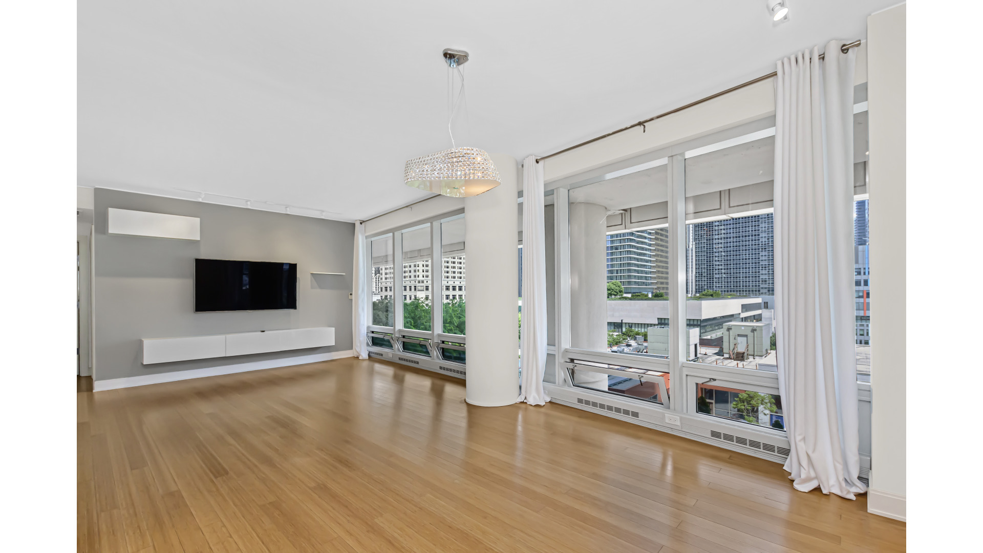 340 E Randolph Street 404