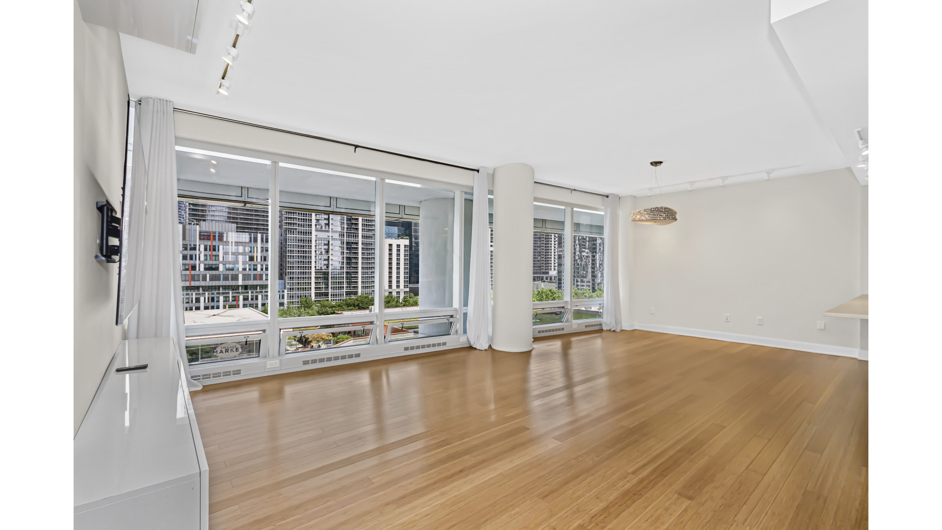340 E Randolph Street 404
