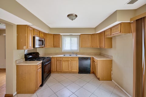 Tiny photo for 593 Iroquois Trail, Carol Stream, IL 60188 (MLS # 12712266)