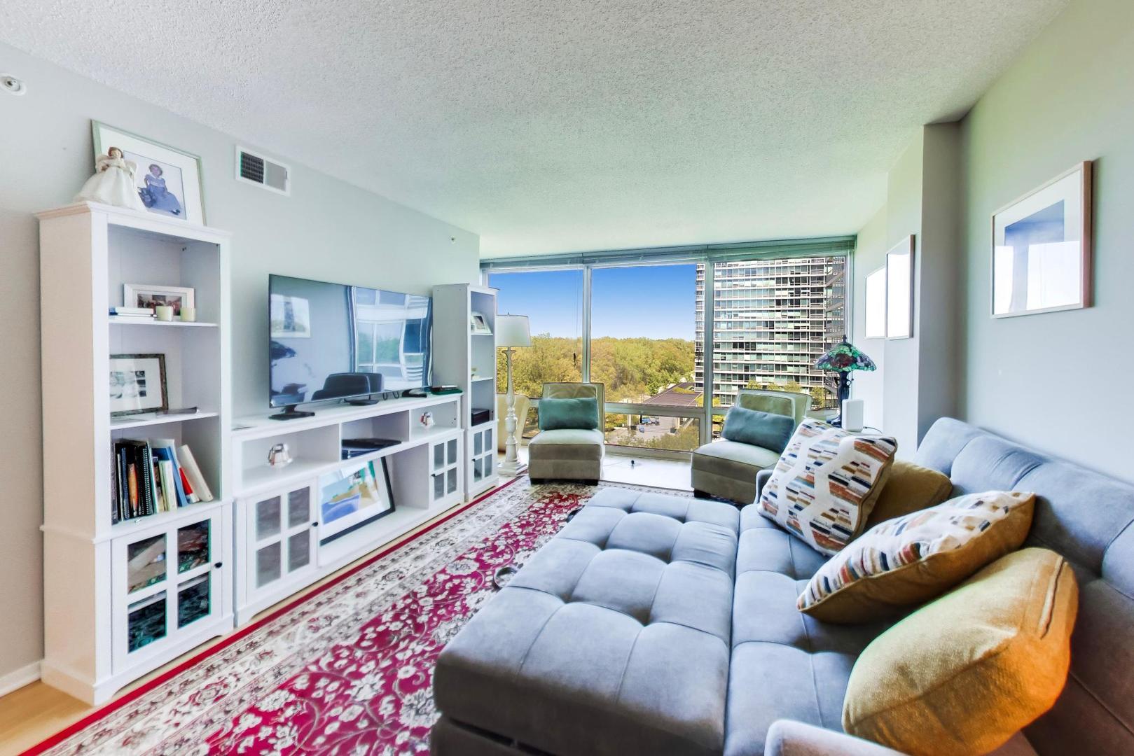 9655 WOODS Drive 814