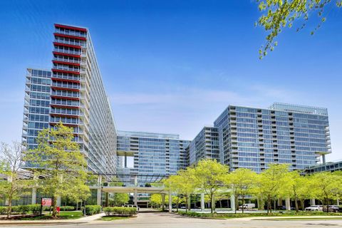 Photo of 9655 WOODS Drive #814, Skokie, IL 60077 (MLS # 12646883)