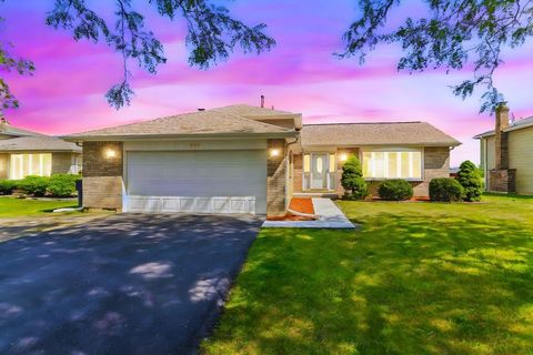 Photo of 733 Old Meadow Road, Matteson, IL 60443 (MLS # 12463048)