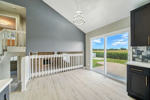 Tiny photo for 733 Old Meadow Road, Matteson, IL 60443 (MLS # 12463048)