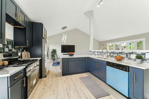 Tiny photo for 733 Old Meadow Road, Matteson, IL 60443 (MLS # 12463048)