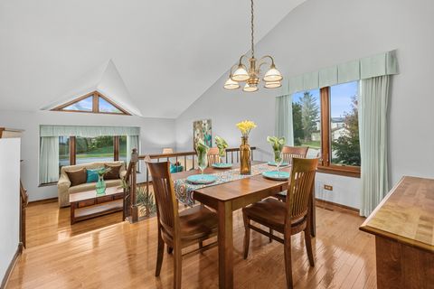 Tiny photo for 955 N Dexter Lane, Hoffman Estates, IL 60169 (MLS # 12484993)