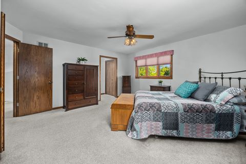 Tiny photo for 955 N Dexter Lane, Hoffman Estates, IL 60169 (MLS # 12484993)