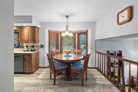 Tiny photo for 955 N Dexter Lane, Hoffman Estates, IL 60169 (MLS # 12484993)