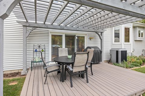 Tiny photo for 955 N Dexter Lane, Hoffman Estates, IL 60169 (MLS # 12484993)