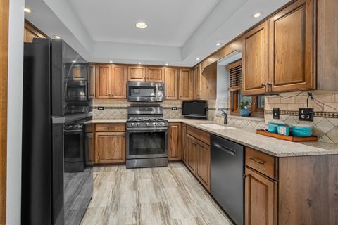 Tiny photo for 955 N Dexter Lane, Hoffman Estates, IL 60169 (MLS # 12484993)