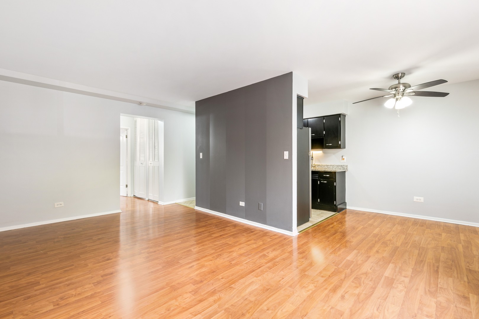 6021 N Winthrop Avenue 207