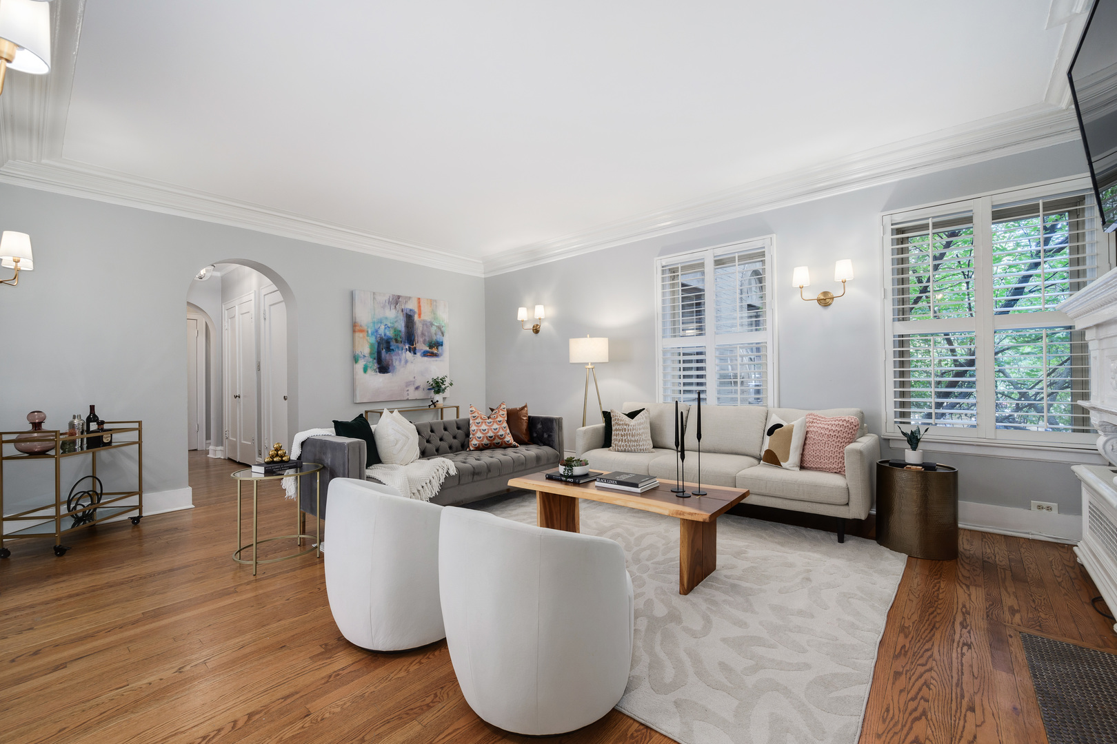 2726 N PINE GROVE Avenue 1N