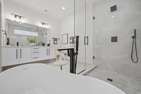 Tiny photo for 4910 N Austin Avenue, Chicago, IL 60630 (MLS # 12527376)