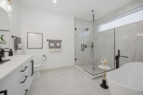 Tiny photo for 4910 N Austin Avenue, Chicago, IL 60630 (MLS # 12527376)