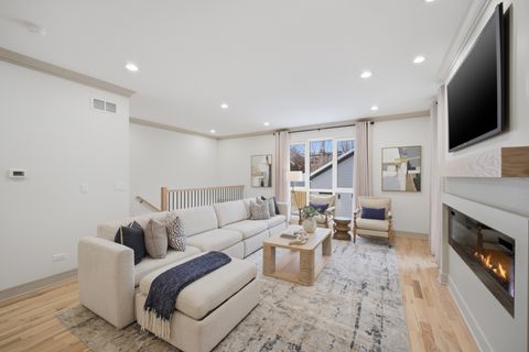Tiny photo for 4910 N Austin Avenue, Chicago, IL 60630 (MLS # 12527376)