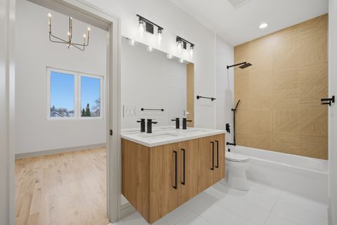 Tiny photo for 4910 N Austin Avenue, Chicago, IL 60630 (MLS # 12527376)