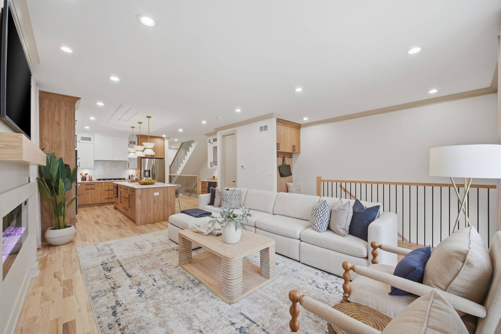 4910 N Austin Avenue, Chicago, IL, 60630 3 4910 N Austin Avenue