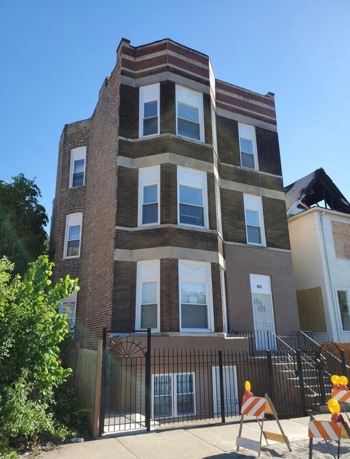 Photo 1 of 16 — 943 W 59th Street 3, Chicago, IL 60621