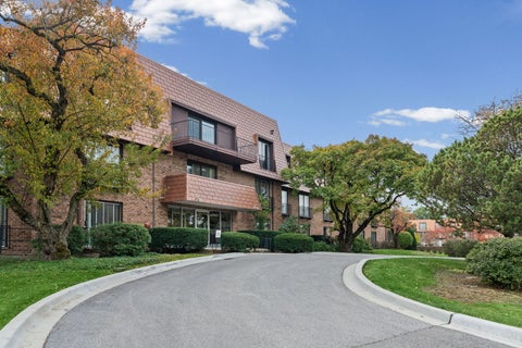 Photo of 4000 Dundee Road #209, Northbrook, IL 60062 (MLS # 12793976)