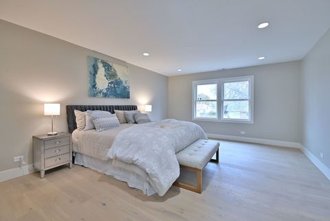 Tiny photo for 656 W Comstock Avenue, Elmhurst, IL 60126 (MLS # 12521226)