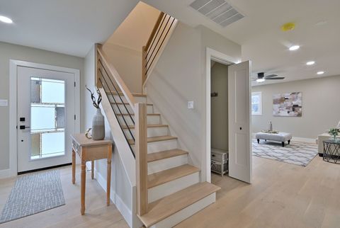 Tiny photo for 656 W Comstock Avenue, Elmhurst, IL 60126 (MLS # 12521226)