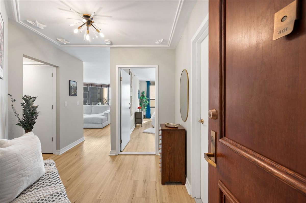 401 E ONTARIO Street 401