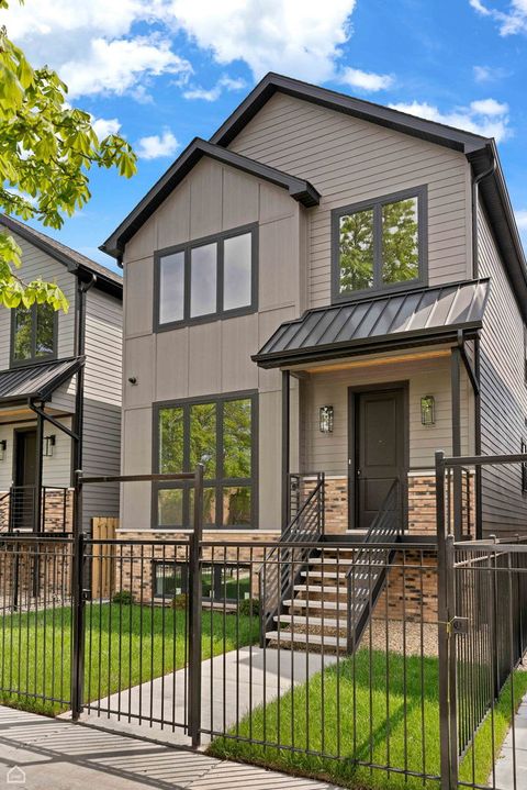 3905 N Drake Avenue Chicago IL 60618