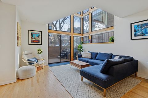 Tiny photo for 5536 N Glenwood Avenue #1F, Chicago, IL 60640 (MLS # 12539256)