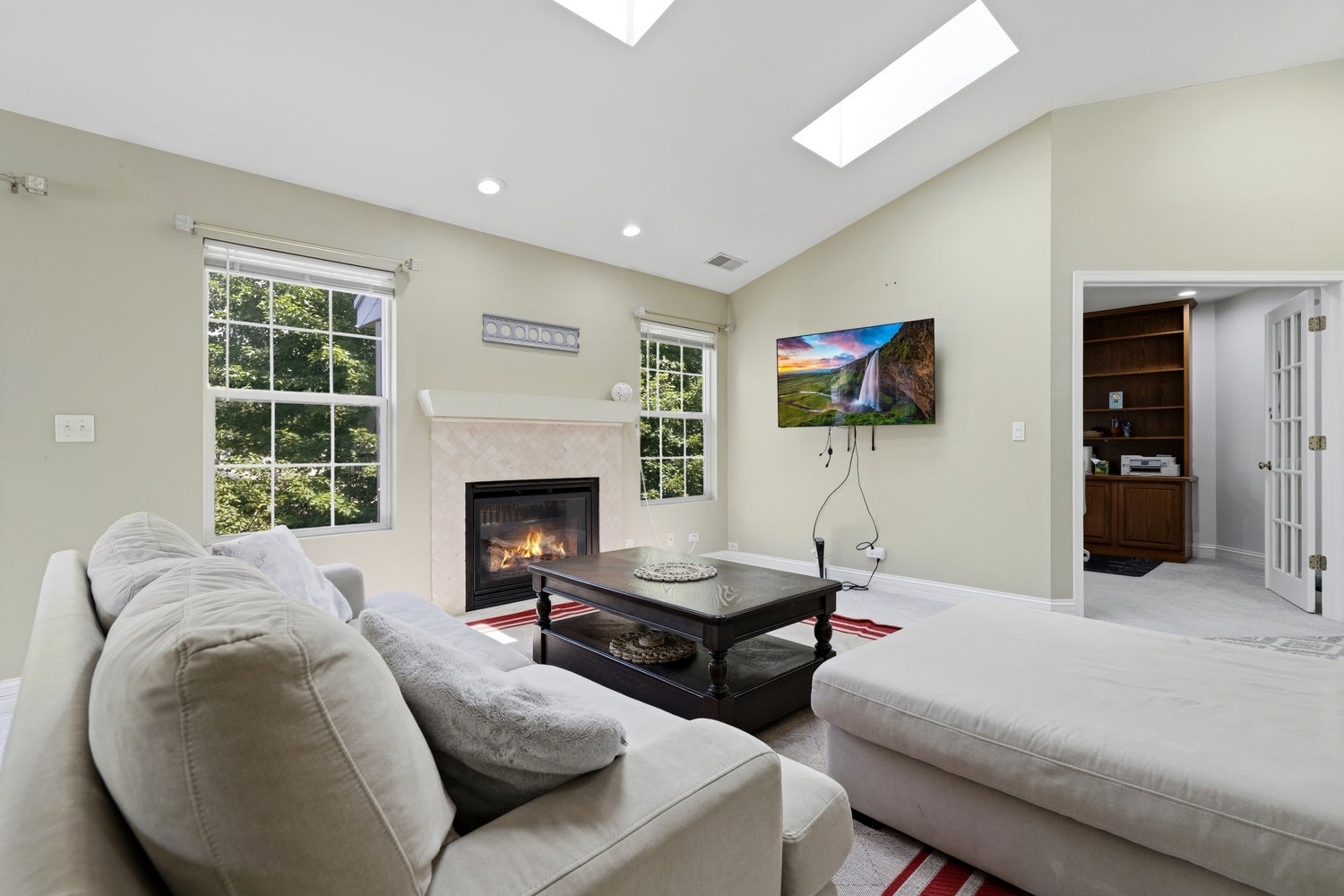 2481 Stoughton Circle