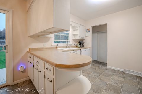 Tiny photo for 220 Swanson Road, Sycamore, IL 60178 (MLS # 12681961)