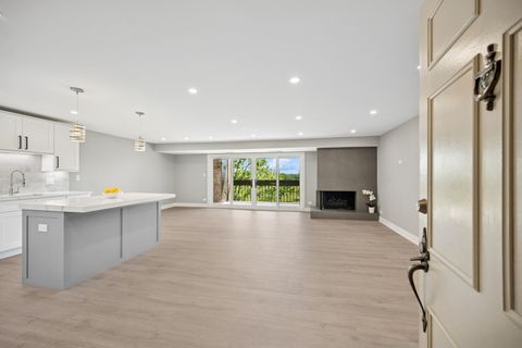 Tiny photo for 3851 Mission Hills Road #409, Northbrook, IL 60062 (MLS # 12464785)