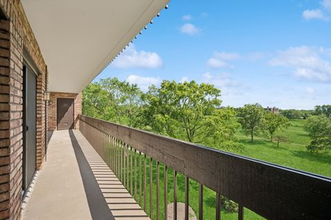 Tiny photo for 3851 Mission Hills Road #409, Northbrook, IL 60062 (MLS # 12464785)