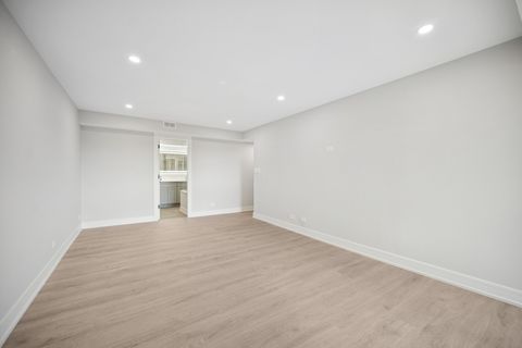 Tiny photo for 3851 Mission Hills Road #409, Northbrook, IL 60062 (MLS # 12464785)