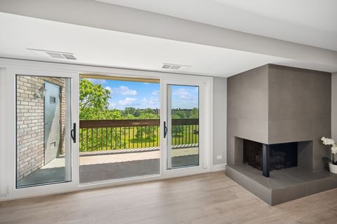 Tiny photo for 3851 Mission Hills Road #409, Northbrook, IL 60062 (MLS # 12464785)